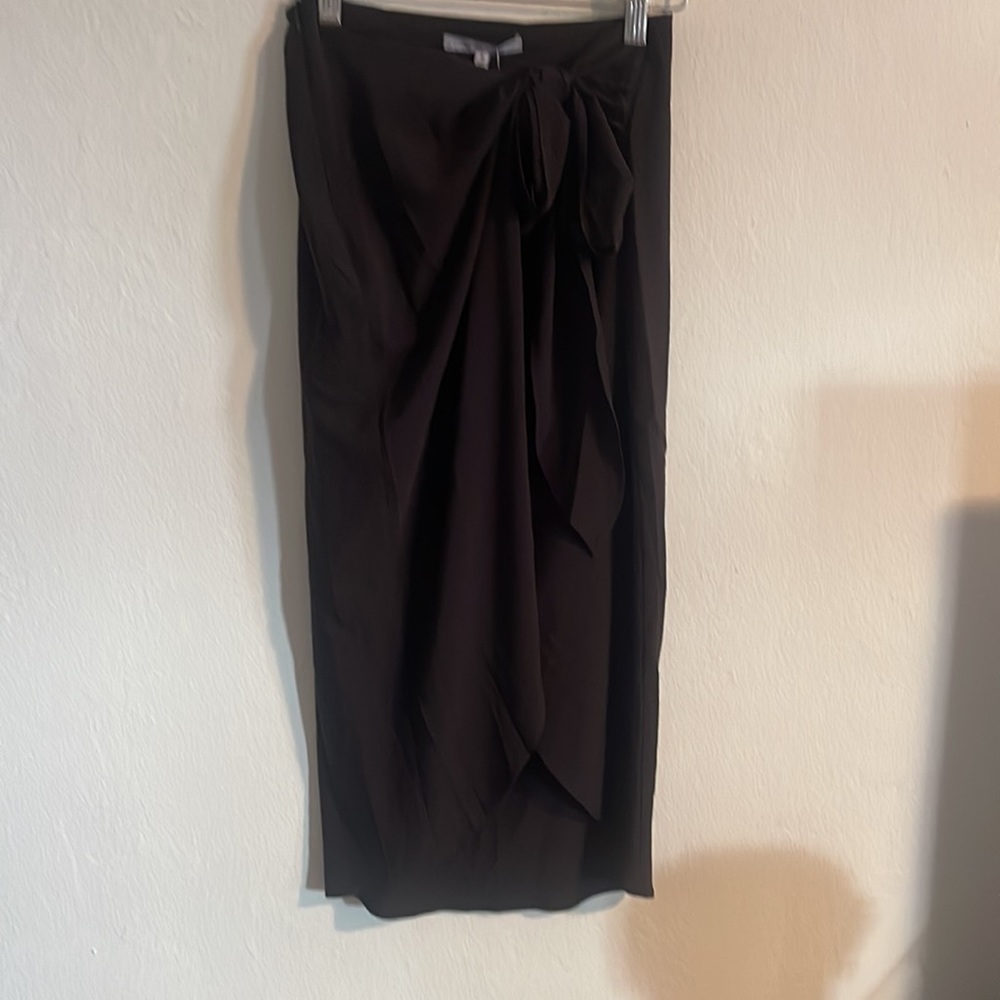 Prive solid knot side wrap skirt - Picture 2 of 2
